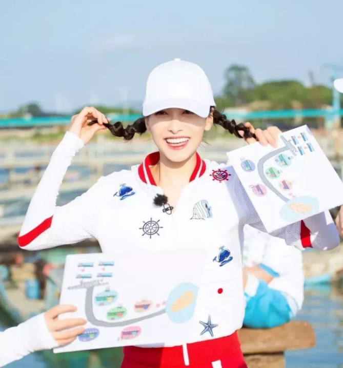 今年秋冬最chic！原來短發(fā)和帽子這么配??！